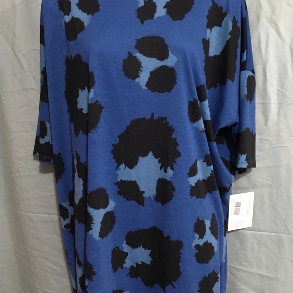 NWT animal print tee/tunic -Lularoe Irma